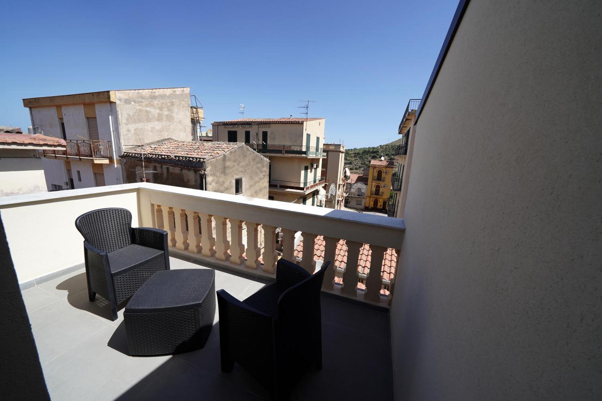 Ducas Rooms And Suite Lascari Exterior foto