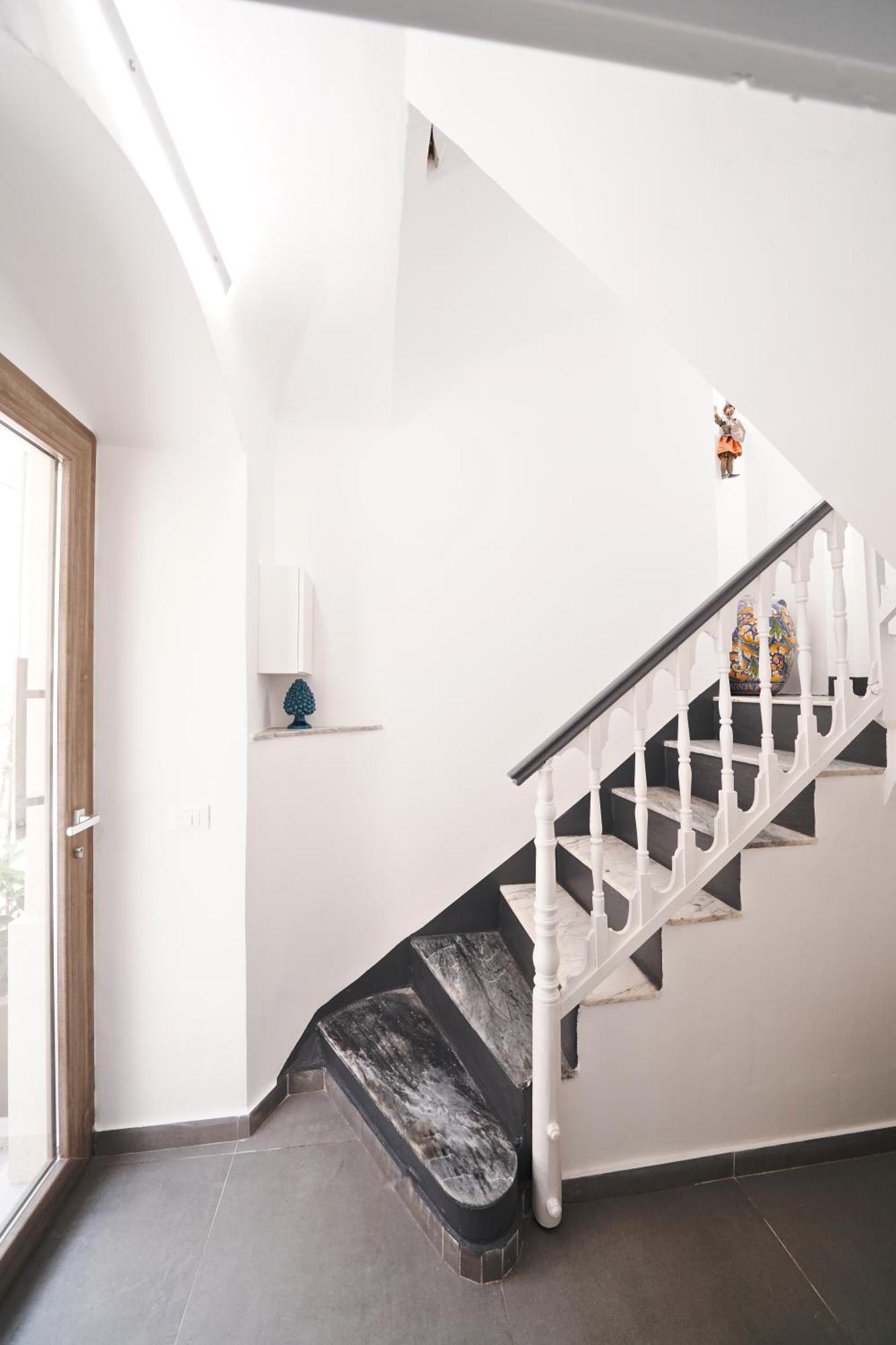 Ducas Rooms And Suite Lascari Exterior foto